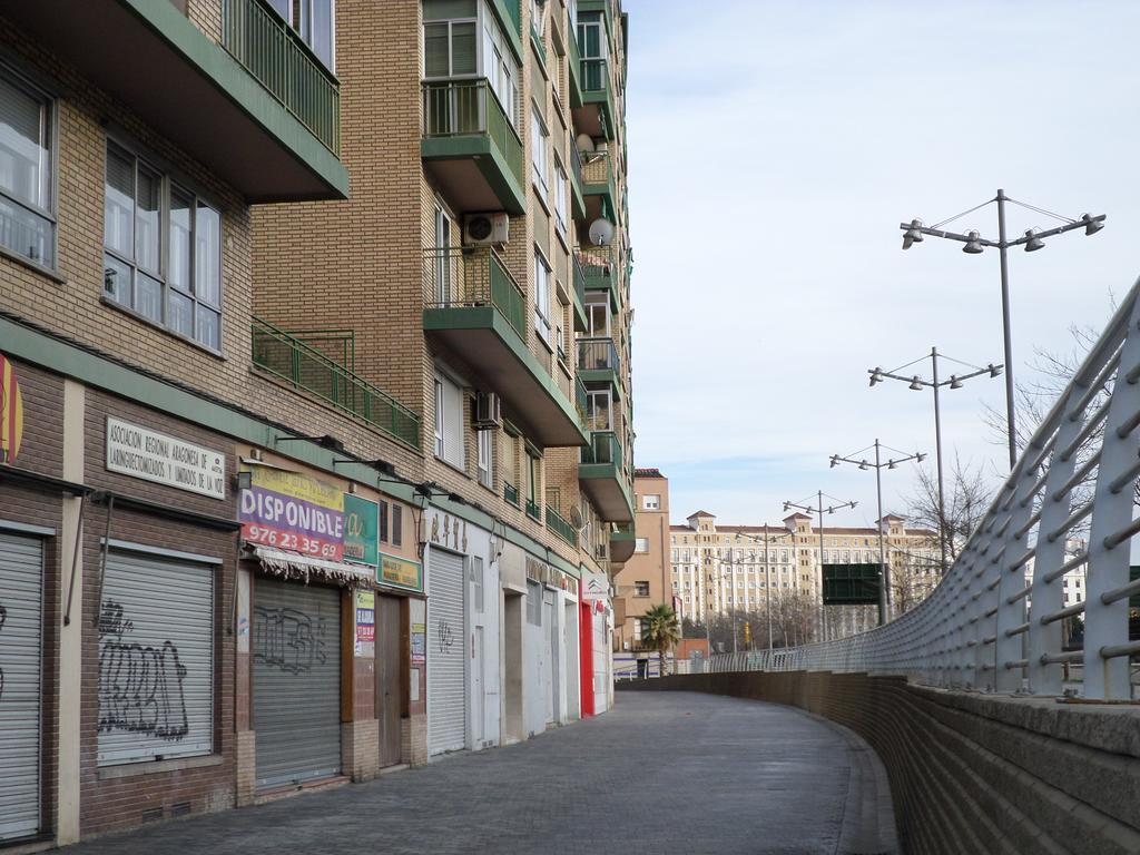 Pension Lacasta Zaragoza Exteriör bild
