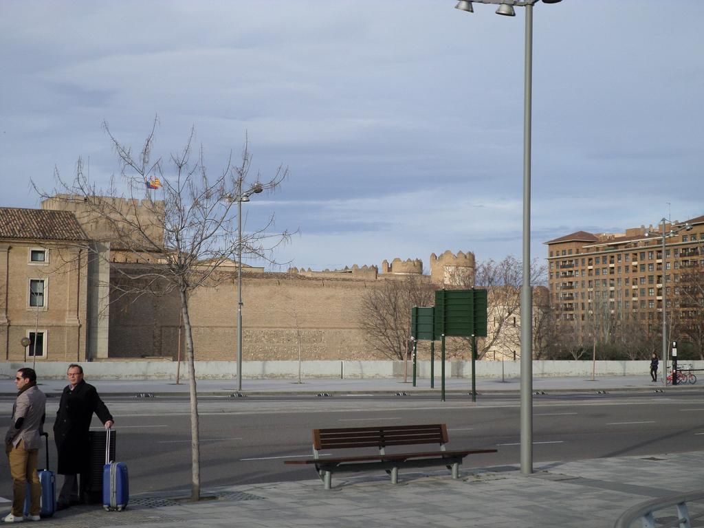 Pension Lacasta Zaragoza Exteriör bild
